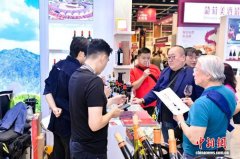 宁夏贺兰山东麓葡萄酒亮相香港国际美酒展